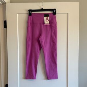 GAP Fit Cropped Leggings in Bright Pink with side pockets Size Small